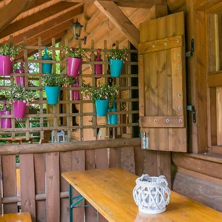 Alojamento de Turismo Selvagem Pod Jarzebina