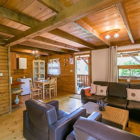 Alojamento de Turismo Selvagem Pod Jarzebina Puck