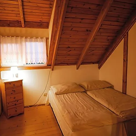 Pod Jarzebina Nyaraló